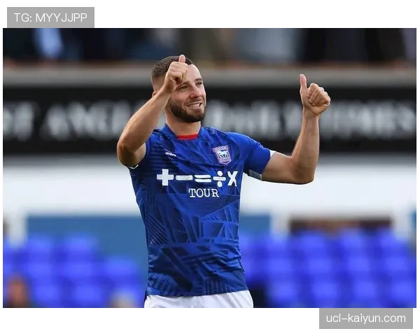 布赖顿4-2莱斯特城，三笘薰完成五次关键传球并打入一球